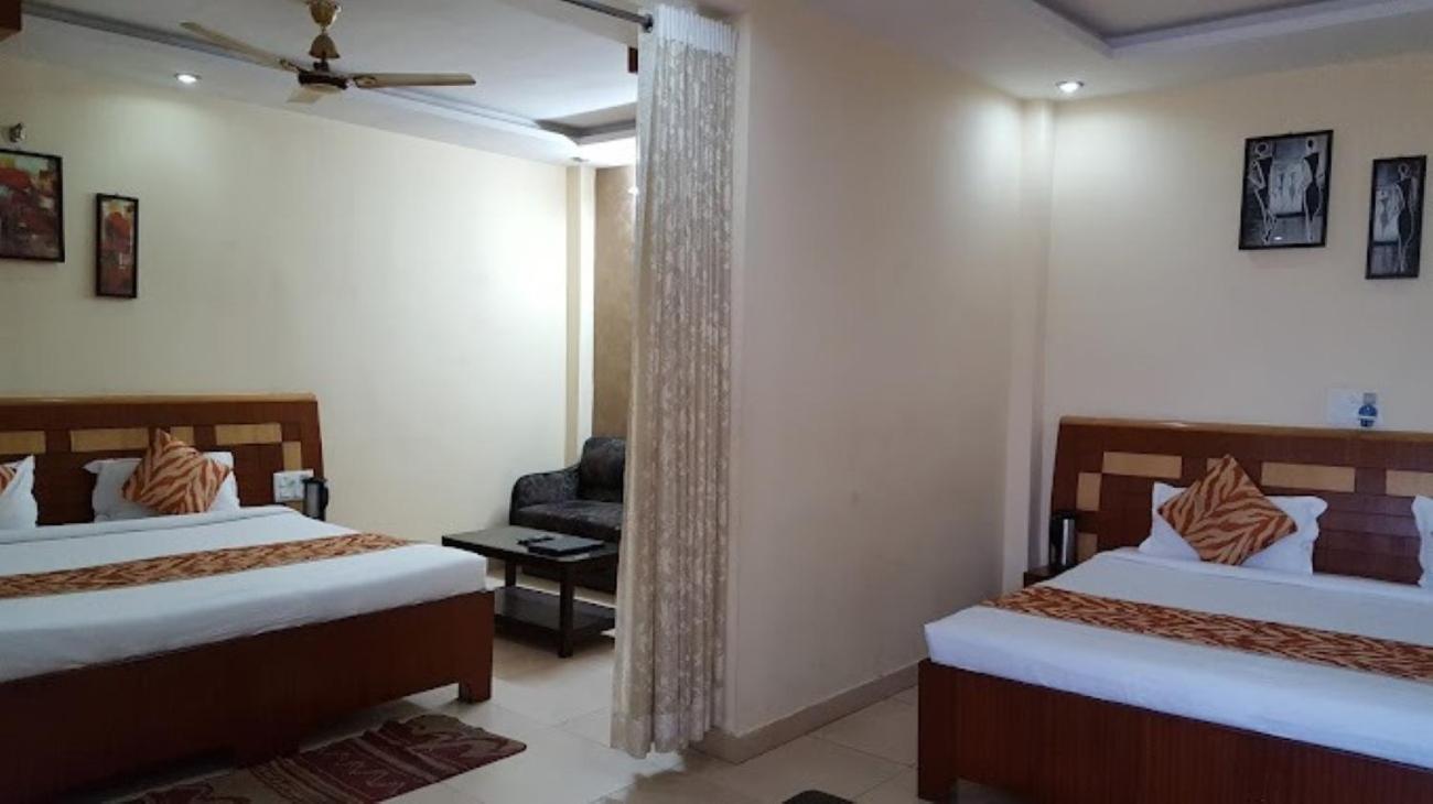 Hotel Vinayak Palace Bilaspur  Ngoại thất bức ảnh