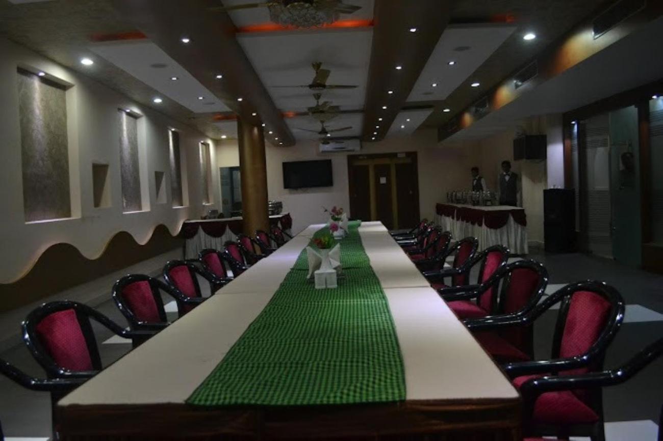 Hotel Vinayak Palace Bilaspur  Ngoại thất bức ảnh