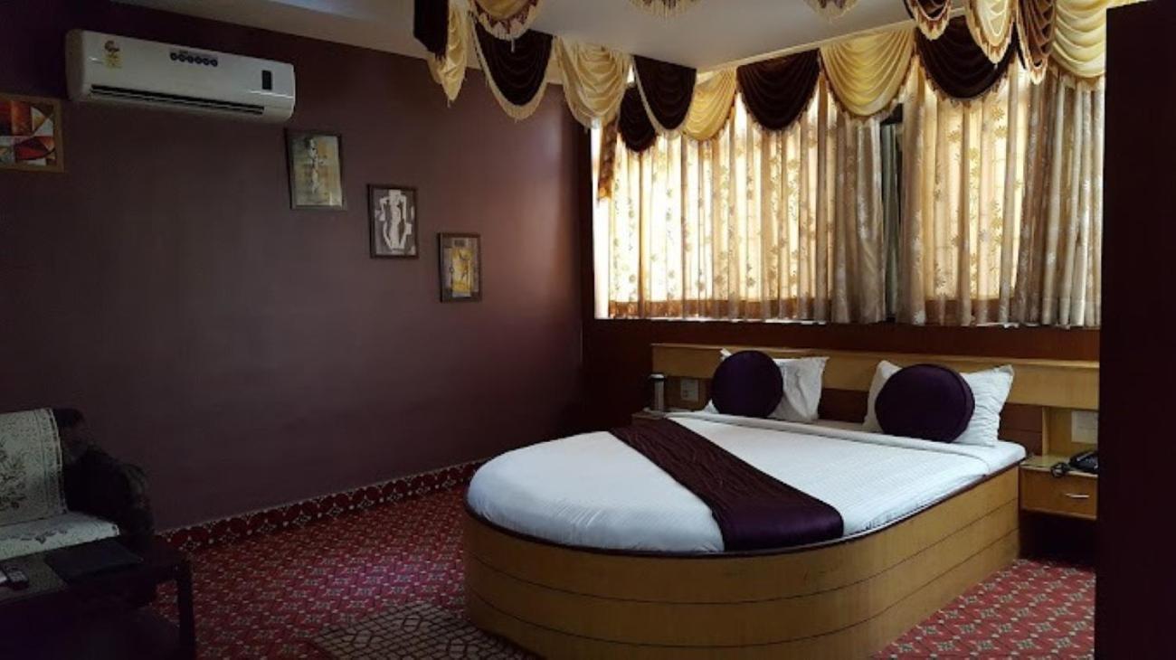 Hotel Vinayak Palace Bilaspur  Ngoại thất bức ảnh