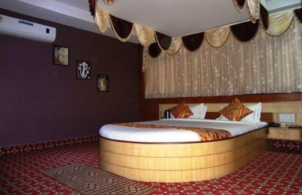 Hotel Vinayak Palace Bilaspur  Ngoại thất bức ảnh