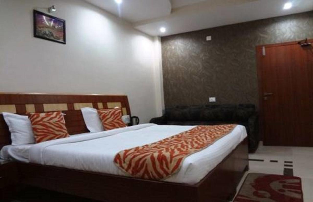Hotel Vinayak Palace Bilaspur  Ngoại thất bức ảnh