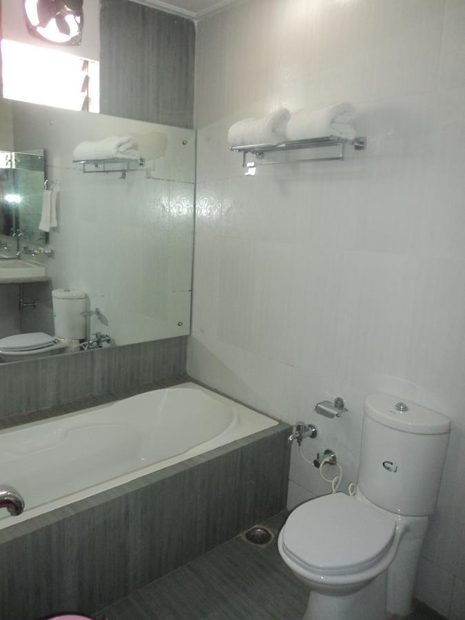 Hotel Vinayak Palace Bilaspur  Ngoại thất bức ảnh