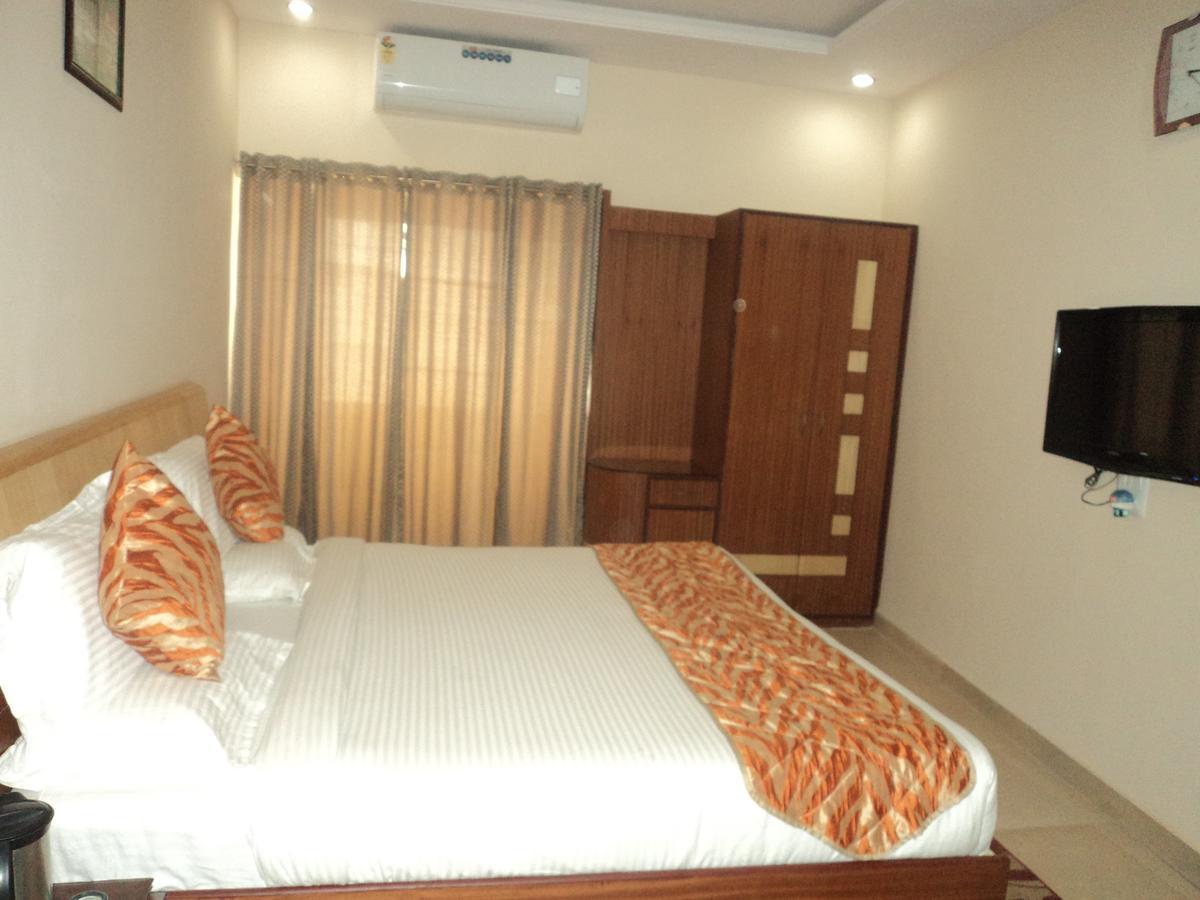 Hotel Vinayak Palace Bilaspur  Ngoại thất bức ảnh