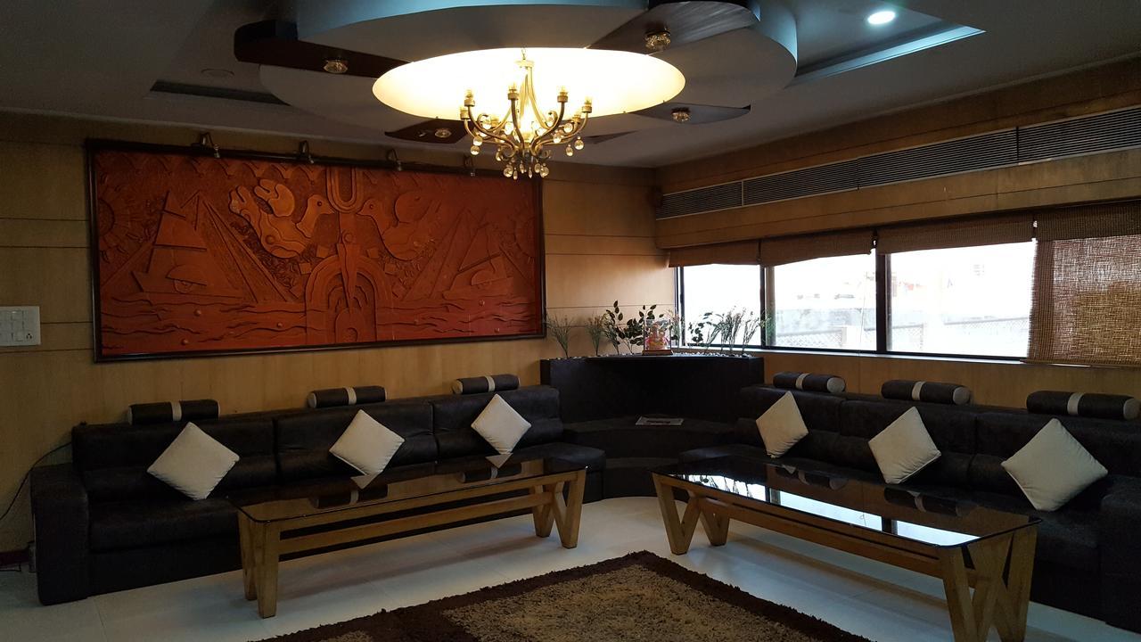 Hotel Vinayak Palace Bilaspur  Ngoại thất bức ảnh