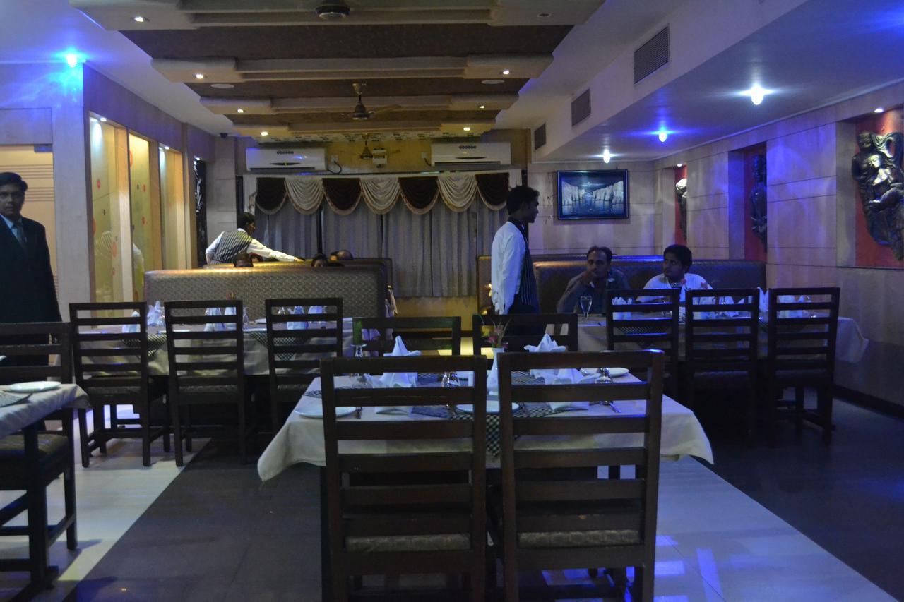 Hotel Vinayak Palace Bilaspur  Ngoại thất bức ảnh