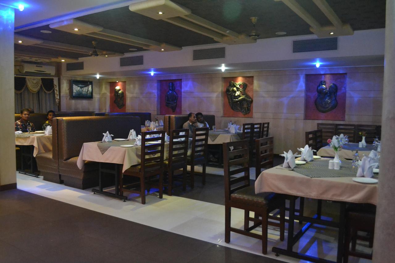 Hotel Vinayak Palace Bilaspur  Ngoại thất bức ảnh